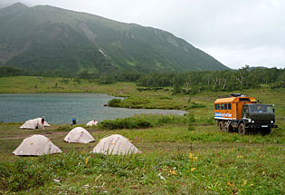 Zeltcamp in der kamtschatkischen Tundra
